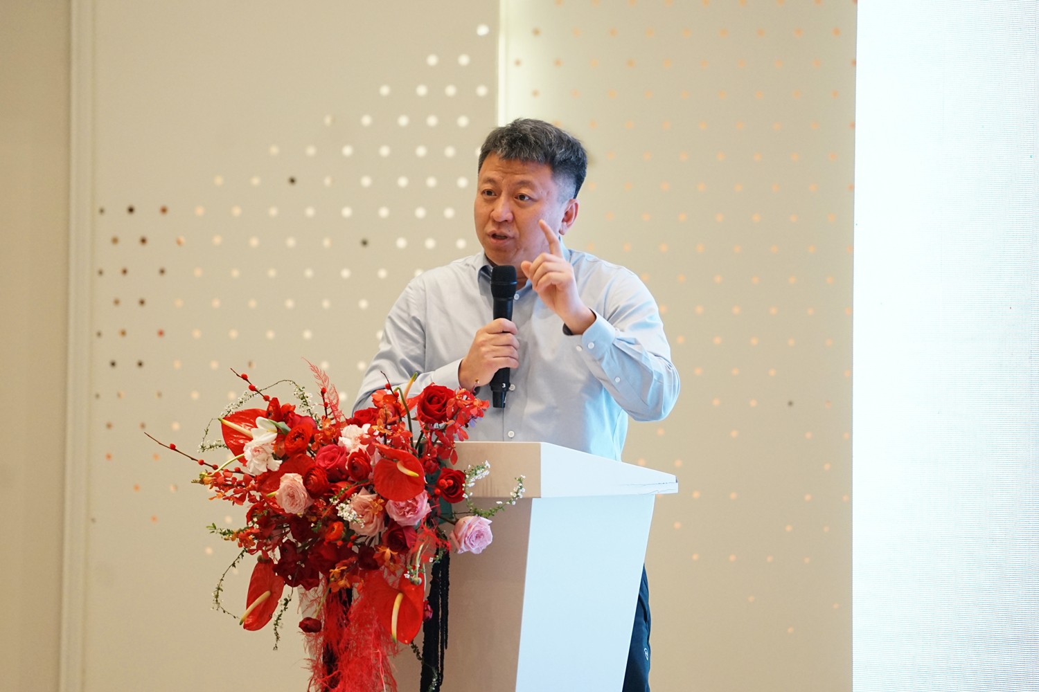 边劲飞_副本.jpg 边劲飞_副本.jpg